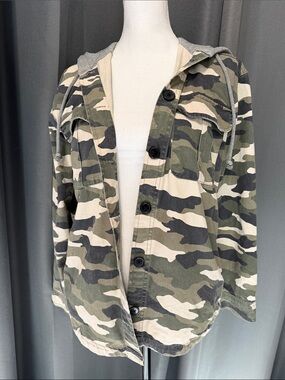 Women's Divided Camo Button-Front Jacket with Hood - Green/Gray sz 0